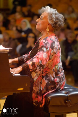 Hommage  Bertha Hope-Booker, Bronx Living Legend, le 26 octobre 2014 © Eddie Pagan/courtesy of Bronx Music Heritage Center (www.whedco.org)
