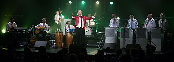 Robeurt Féneck & Mad in Swing Big Band © Didier Pallags by courtesy