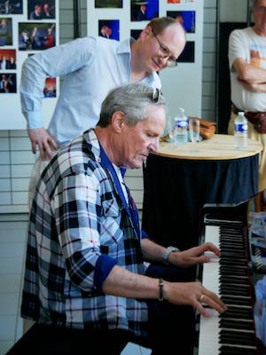 Christophe Benz (debout) et Jean-Pierre Bertrand (au piano), Jazz'N Boogie, Tint&eacute;niac, 12 juin 2026 &copy; J&eacute;r�me Partage