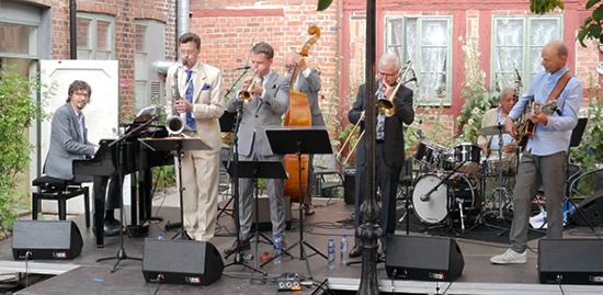 Ronnie Gardiner avec son septet: Mathias Algotsson (p), Claes Brodda (ts), Karl Olandersson (tp), Han Larsson (b), Anders Norell (tb), Claes Askelf (eg), Ystad Sweden Jazz Festival 2019 © Jérme Partage