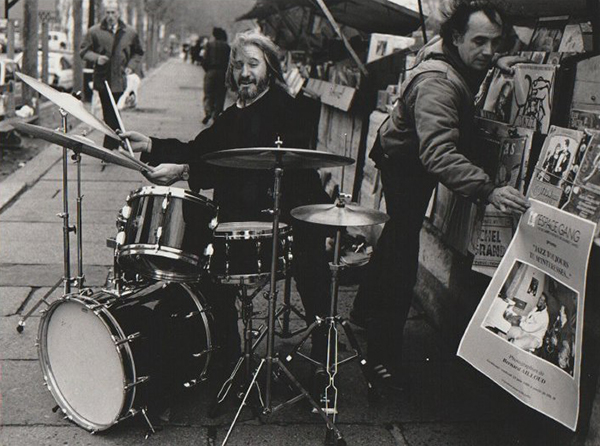 Philippe Combelle sur les quais de Seine, Paris © Bernard Ailloud, Collection Famille Combelle, by courtesy