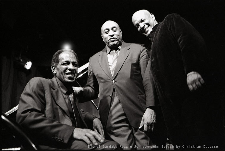 Michel Sardaby, Reggie Johnson, John Betsch, Archipel, Paris, 21 avril 2005, Concert anniversaire des 70 ans de Jazz Hot  © Christian Ducasse