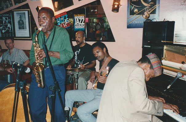 Sonny Simmons, John Betsch, James Lewis et Horace Tapscott au Club d'Ax-les-Thermes, 1995 © Alain Dupuy-Raufaste by courtesy