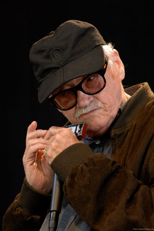 Toots Thielemans © Jacky Lepage, Bluesette en duo avec Stevie Wonder, cliquer sur l'image