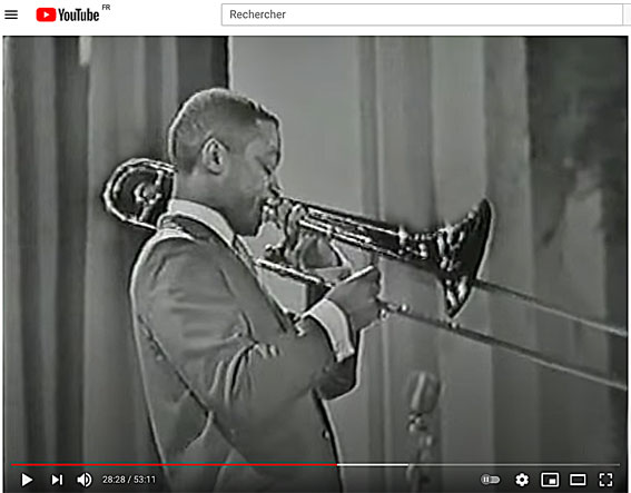 Curtis Fuller au sein des Jazz Messengers d'Art Blakey en 1963 au Festival de jazz de San Remo, Italie, image extraite de YouTube (cf. vidéographie)