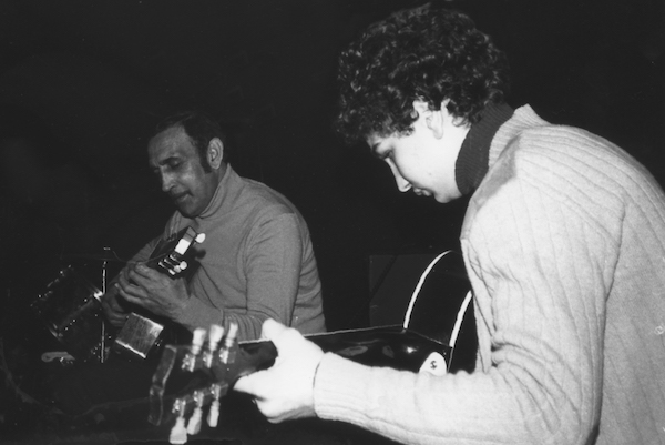 Jacques Montagne (g) et son fils Canone, Le Washboard, Fontainebleau, 24 février 1977 © René-Charles Mallet by courtesy