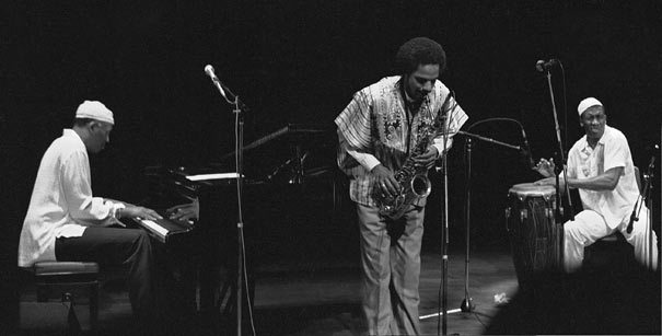 Randy Weston, Talib Kibwe (TK Blue), Mohammed Ben-Fatah/Sam Kelly, Avignon 1983 © Ellen Bertet