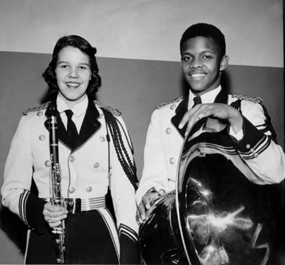 Howard Johnson dans son adolescence et une condisciple © photo X by courtesy www.hojotuba.com Howard Johnson dans son adolescence et une condisciple © photo X by courtesy www.hojotuba.com
