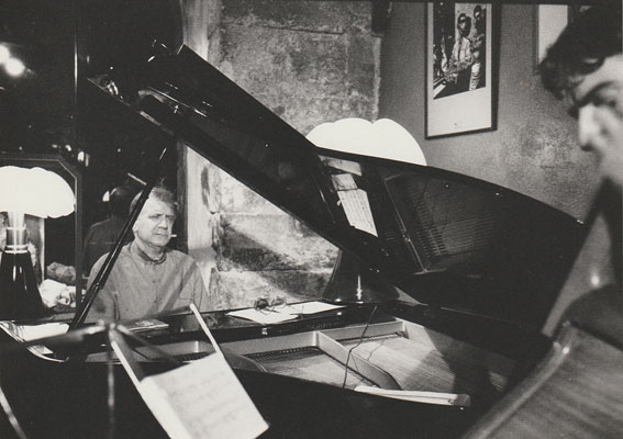 Le trio de Roger Mennillo avec Joseph Crimi (b) et Roger Rostan (dm, caché), février 1992 au Pelle Mle, Marseille © photo X, Collection Roger Mennillo by courtesy