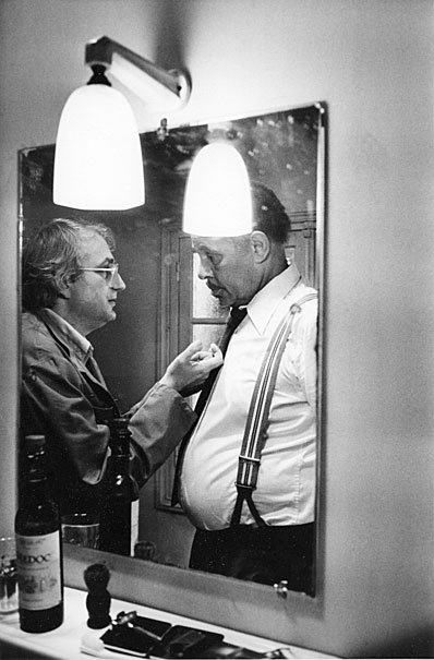 Bertrand Tavernier et Dexter Gordon sur le tournage de Round Midnight, 1985 © Etienne George by courtesy of Little Bear Bertrand Tavernier et Dexter Gordon sur le tournage de Round Midnight, 1985 © Etienne George by courtesy of Little Bear