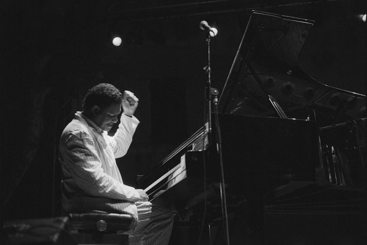 McCoy Tyner, Martigues, 1986 © Ellen Bertet