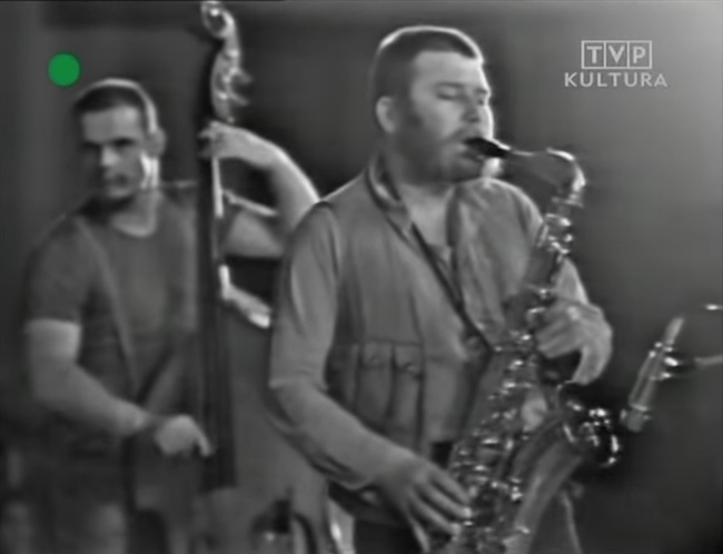 Peter Brtzmann (ts) et Peter Kowald (b), Palais de la culture et de la science, Varsovie, Pologne, 17 octobre 1974, image extraite de YouTube