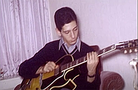 Pat Martino, adolescent, image extraite du documentaire Pat Martino-Open Road, une vidéo YouTube et un DVD