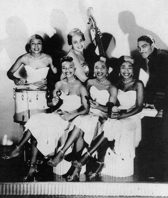 The Delltones: Della Simpson (dm), Frances Kelley (b), Shirley Bunny Foy, Algie Willie, Renee Stewart, Chris Townes (p) (mai 1956)