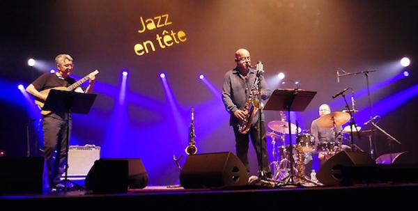 Jean-Marie Fr&eacute;d&eacute;ric (g), Gabriel Fernandez (ts), Jean-Luc Difraya (dm), Jazz en T�te, Clermont-Ferrand, 22 octobre 2022 &copy; Serge Baudot