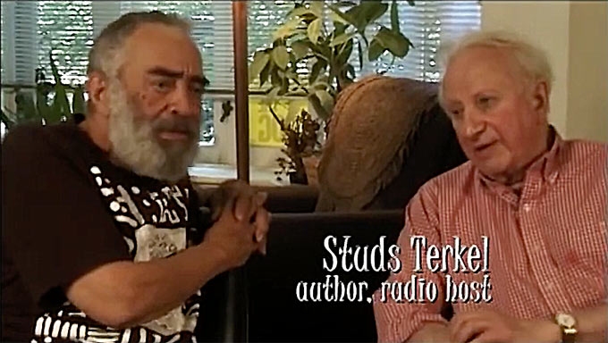 Oscar Brown Jr. et Studs Terkel en 2005 dans Music Is My Life Politics My Mistress The Story of Oscar Brown Jr. Official Film by Donnie l. Betts, https://www.youtube.com/watch?v=yjNJvwDLM4E, image extraite de YouTube