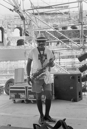 Sonny Fortune lors de la balance, 11e Festival international de Jazz, Arnes de Nmes, 22 juillet 1986 © Ellen Bertet