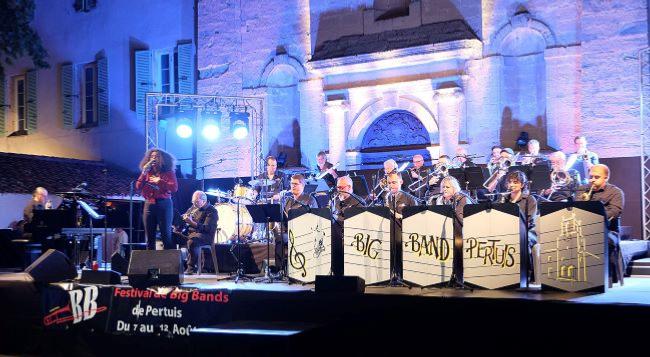 Big Band de Pertuis, Festival de Big Bands de Pertuis, 7 ao�t 2023 &copy; Ellen Bertet