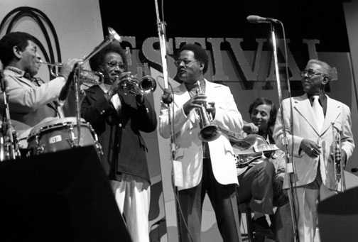 Harry Sweets Edison at Monterey Jazz Festival, 1974, Dizzy Gillespie (tp), Harry Edison (tp), Clark Terry (tp), Al Gafa (g), Roy Eldridge (tp) © Ray Avery/CTSIMAGES Harry Sweets Edison at Monterey Jazz Festival, 1974, Dizzy Gillespie (tp), Harry Edison (tp), Clark Terry (tp), Al Gafa (g), Roy Eldridge (tp) © Ray Avery/CTSIMAGES