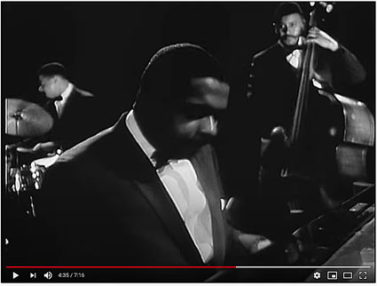 Jimmy Cobb, Wynton Kelly, Paul Chambers accompagnent John Coltrane, Düsseldorf, 28 mars 1960 - Source YouTube