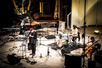 Giornale di Bordo : Antenello Salis, Gavino Murgia, Hamid Drake, Paolo Angeli © Jacopo Gugliotta by courtesy of Jazz sotto le stelle