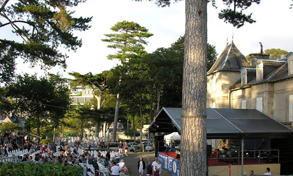 La sc�ne de l'Amiraut&eacute;, 16 ao�t 2022 &copy; Yves Sportis