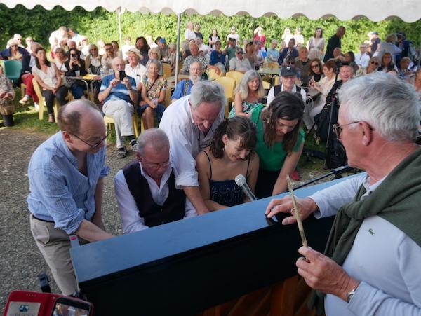 Au piano de g. � d.: Christophe Benz, Gilles Blandin, Jean-Pierre Bertrand, Cili Marsall et Marie de Boysson, Jazz'N Boogie, Tint&eacute;niac, 13 juin 2026 &copy; J&eacute;r�me Partage