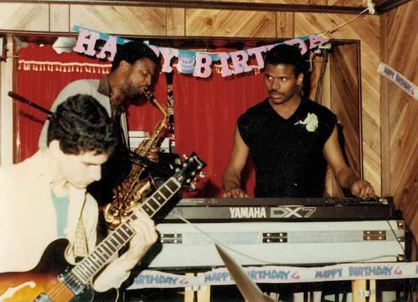 Ray Blue (ici  l'alto) avec Ben Monder (g), musicien non identifié (clav), années 1980 © Photo X, Collection Ray Blue by courtesy of Riitta Blu