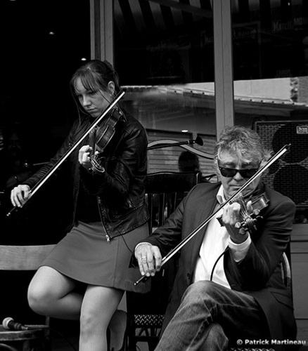 Didier Lockwood avec Eva Slongo aux Puces de St Ouen (2014) © Patrick Martineau Didier Lockwood avec Eva Slongo aux Puces de St Ouen (2014) © Patrick Martineau
