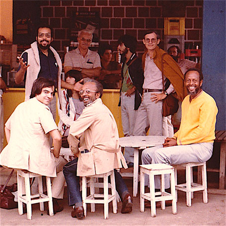 The Heath Brothers (Jimmy et Percy)-Tournée au Brésil, c. 1980. Assis: Tony Purrone, Jimmy et Percy Heath, debout: Stanley Cowell © photo Akira Tana by courtesy