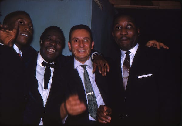 De gauche  droite: Willie Smith, Otis Spann, Jacques Demtre, Muddy Waters, Chicago, 1959 © Collection Jacques Demtre/Soul Bag Archives by courtesy