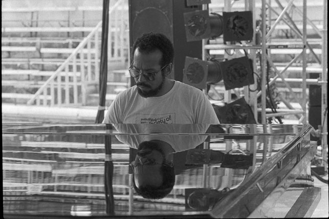 Stanley Cowell, pendant le sound check au 11e Nmes International Jazz Festival, 22 juillet 1986 © Ellen Bertet