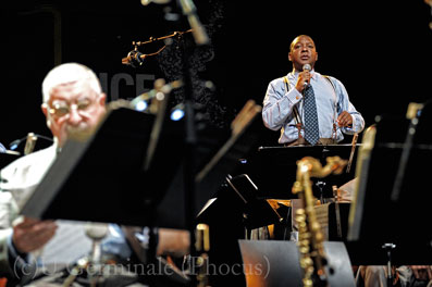 Jazz at Lincoln Center Orchestra-Wynton Marsalis et, au premier plan, le regretté Joe Temperley © Umberto Germinale