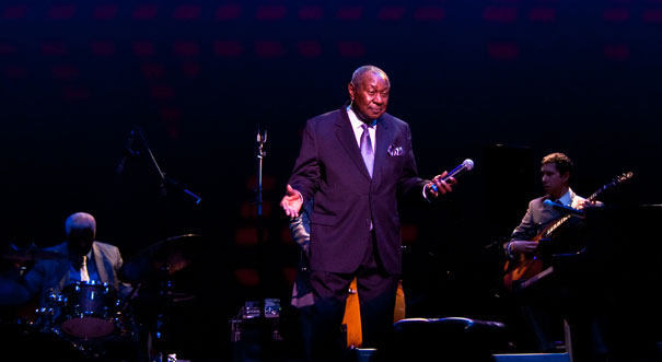 Curtis Boyd, Freddy Cole, Elias Bailey (b, caché), Randy Napoleon (g) © Photo Allen Lyons by courtesy of Suzi Reynolds