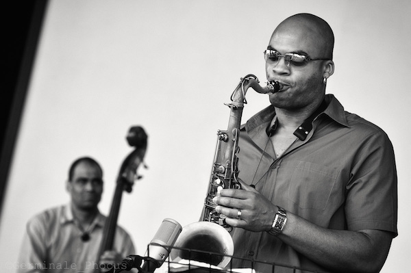 Ugonna Okegwo (b), Wayne Escoffery (ts), Alassio, Italie, 2008 © Umberto Germinale-Phocus