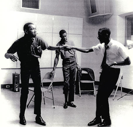 Cétait juste le bon moment, jétais l, et nous avons grandi ensemble., Lee Morgan et Bobby Timmons dansent sous les yeux de Louis Hayes, c. 1960 © photo prob. Francis Wolff by courtesy of Louis Hayes (www.louishayes.net)